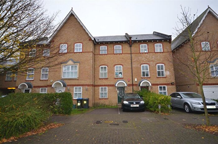 1 Bedroom Private Hall To Rent In Chamberlayne Avenue, Wembley, HA9