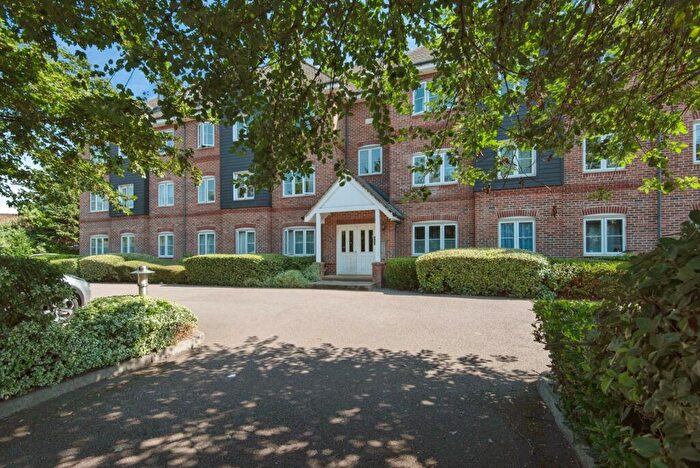 2 Bedroom Flat For Sale In Cadwell Green, Cadwell Lane, Hitchin, Herts, SG4
