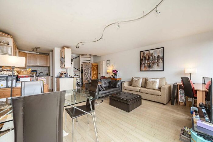 1 Bedroom Flat For Sale In Barbican, Breton House, EC2Y