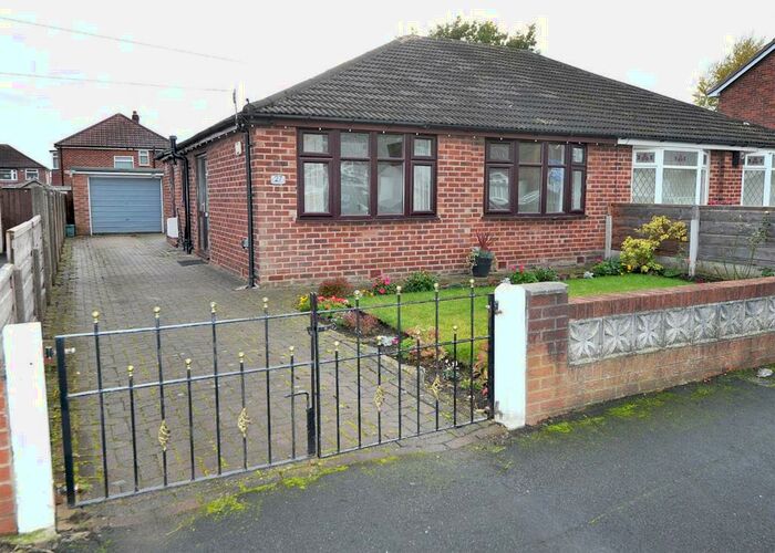 2 Bedroom Bungalow To Rent In Parkstone Road, Irlam, M44