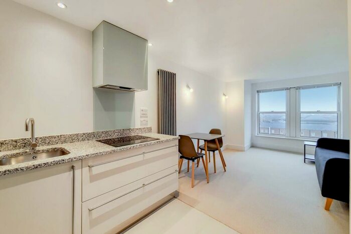 1 Bedroom Flat To Rent In Cadogan Road, Woolwich, London, SE18