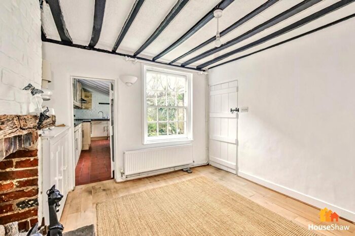 2 Bedroom Detached House For Sale In George Street, Chesham, HP5