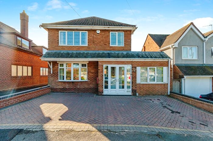 3 Bedroom Detached House For Sale In Sneyd Lane, Walsall, West Midlands, WS3