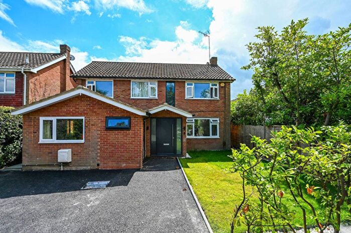 4 Bedroom Detached House To Rent In Waverley Drive, Chertsey, Chertsey, KT16