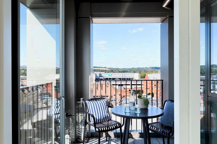 2 Bedroom Flat To Rent In Marketfield Road, Redhill, RH1