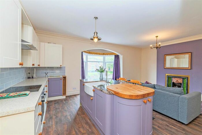 2 Bedroom Flat To Rent In Chester Road, Helsby, Frodsham, WA6