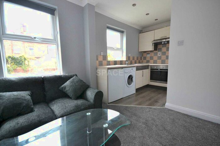 1 Bedroom Flat To Rent In Vachel Road, Reading, Berkshire, - Flat, RG1