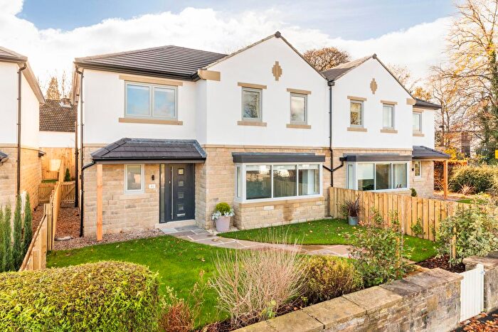 4 Bedroom Detached House To Rent In Skipton Road, Ilkley, Uk, LS29