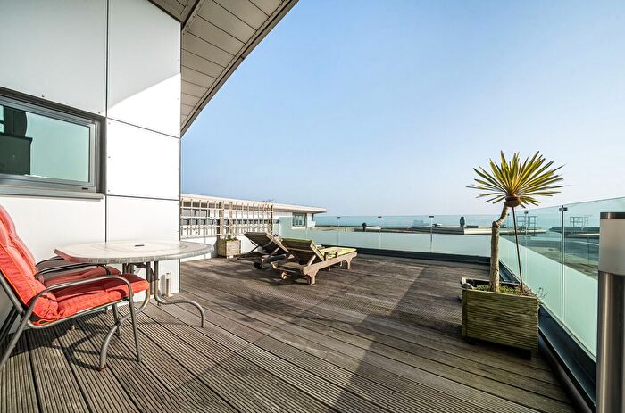 4 Bedroom Flat For Sale In The Quay, Poole, Dorset, BH15