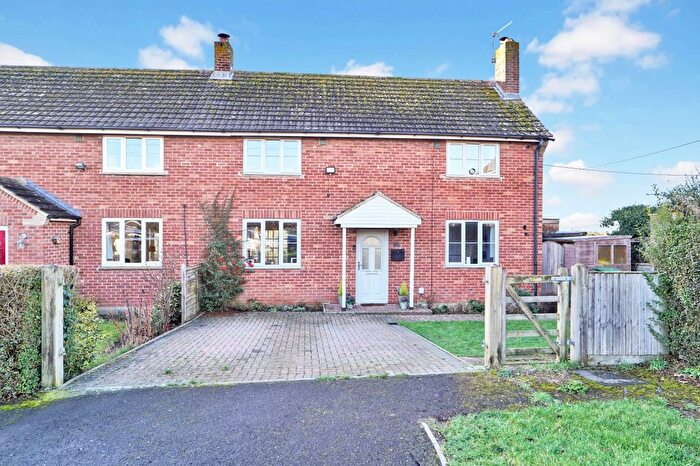 4 Bedroom Semi-Detached House For Sale In Lynt Road, Inglesham, Swindon, SN6