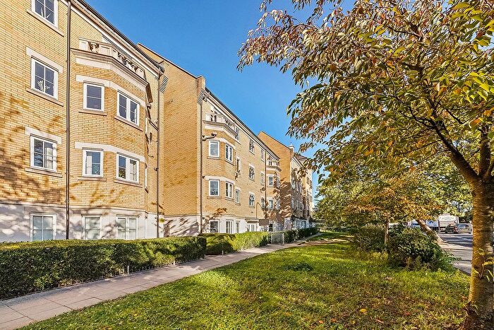 1 Bedroom Flat To Rent In Peckham Road, London, SE15