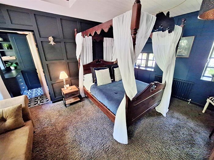 3 Bedroom Cottage For Sale In Crabtree Road, Thornton-Cleveleys, FY5