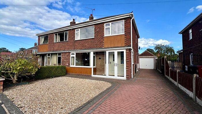 3 Bedroom Semi-Detached House For Sale In Westfield Drive, Messingham, DN17