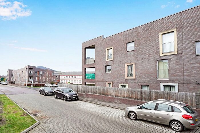 2 Bedroom Flat For Sale In / Harewood Road, Niddrie, Edinburgh, EH16