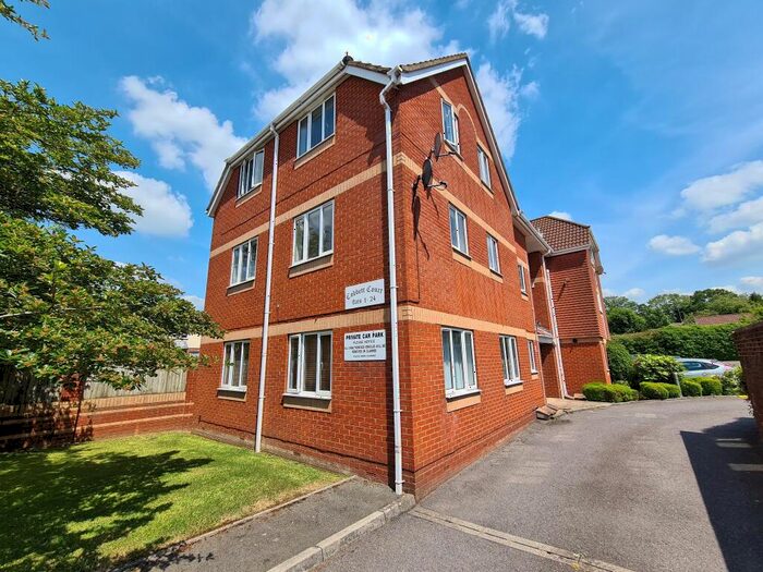 2 Bedroom Flat To Rent In Cobbett Road, Bitterne, SO18