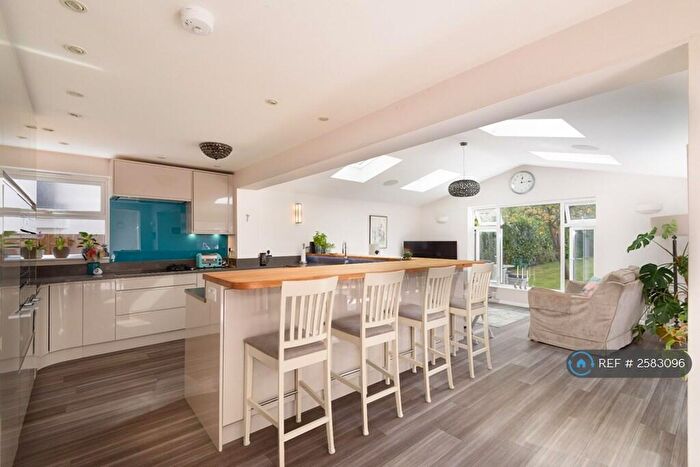 4 Bedroom Semi-Detached House To Rent In Briar Road, St. Albans, AL4