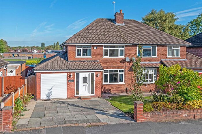 3 Bedroom Semi-Detached House For Sale In Moore Avenue, Thelwall, WA4