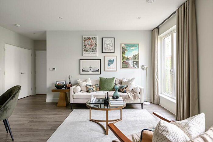 1 Bedroom Apartment For Sale In Forest Road, Walthamstow, E17