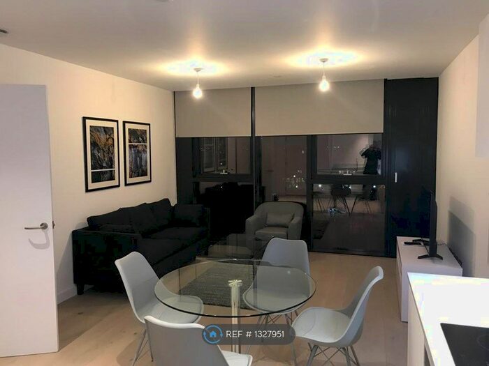 1 Bedroom Flat To Rent In Hill House, London N19