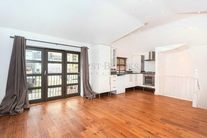 1 Bedroom Flat To Rent In Canal Walk, Meadowcourt Road, London, SE3