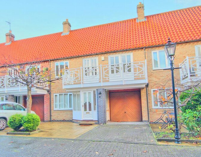 3 Bedroom House To Rent In York Road, Beverley, HU17