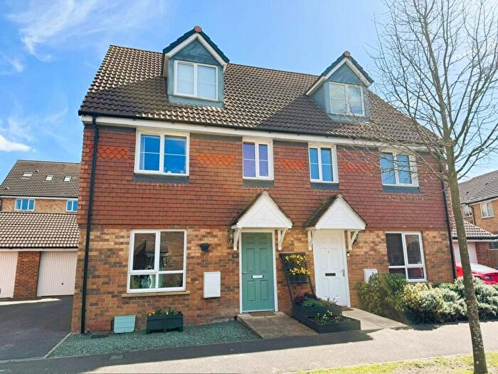 4 Bedroom Semi-Detached House To Rent In Raven Road, Didcot, OX11