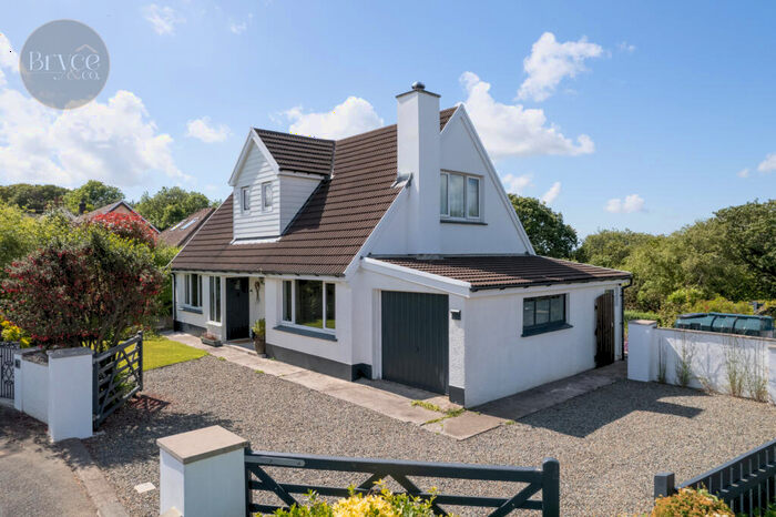 3 Bedroom Detached Bungalow For Sale In New Road, Hook, Haverfordwest, SA62