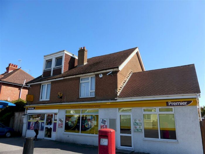 3 Bedroom Flat To Rent In Sompting Road, Lancing, BN15