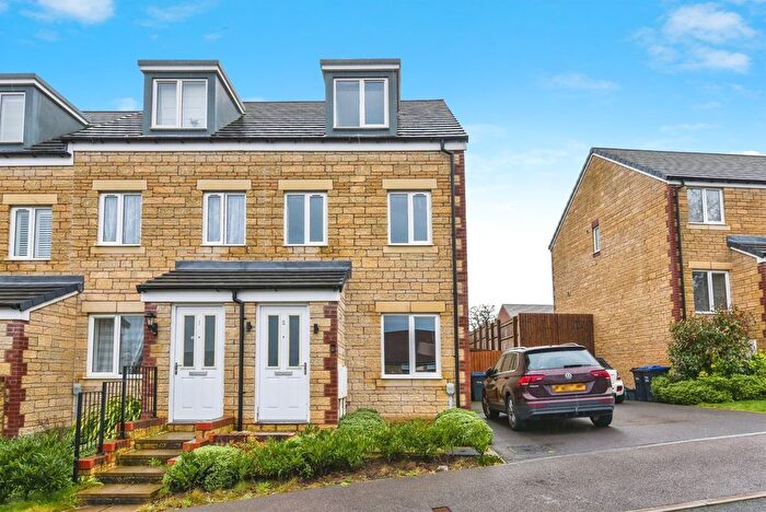 3 Bedroom End Terrace House For Sale In Clutterbuck Close, Chippenham, SN15
