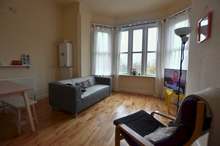 1 Bedroom Flat To Rent In Waverley Street, Nottingham, NG7