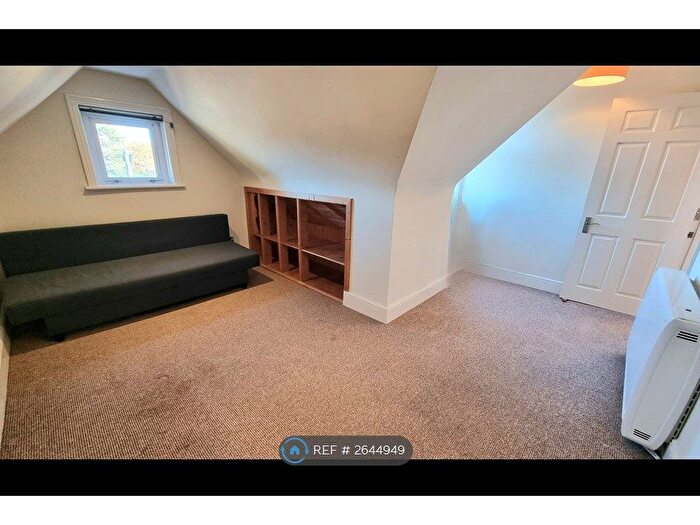 2 Bedroom Flat To Rent In Alum Grove Court, Bournemouth, BH4