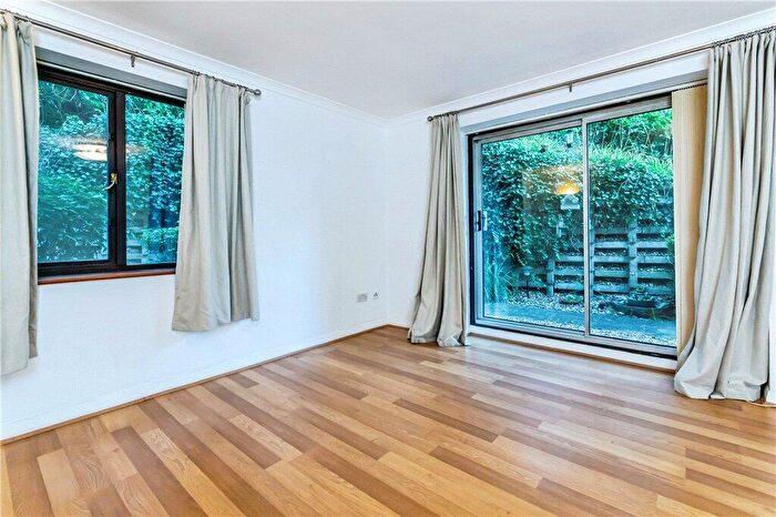 2 Bedroom Flat For Sale In Dorin Court, Landscape Road, Warlingham, Surrey, CR6