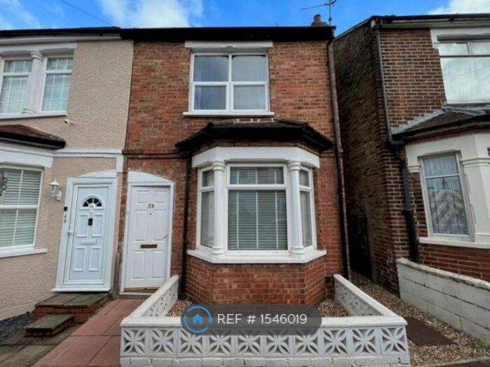 2 Bedroom Semi-Detached House To Rent In Greatness Road, Sevenoaks, TN14