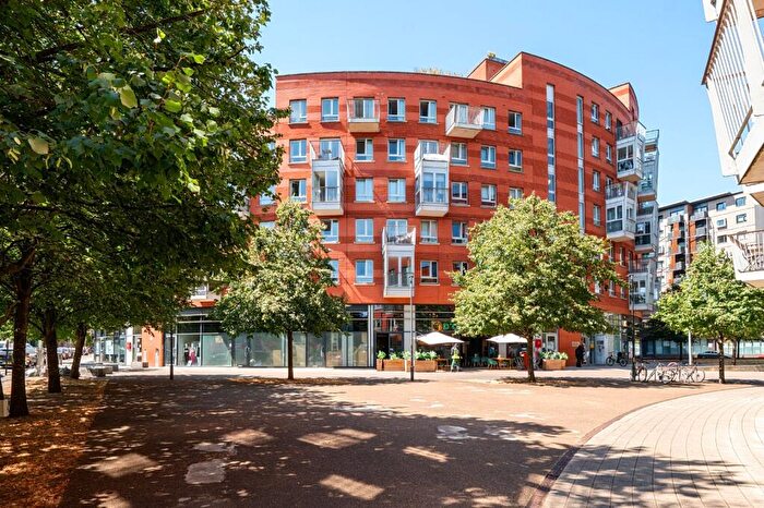2 Bedroom Flat For Sale In Buckler Court, Eden Grove, London, N7