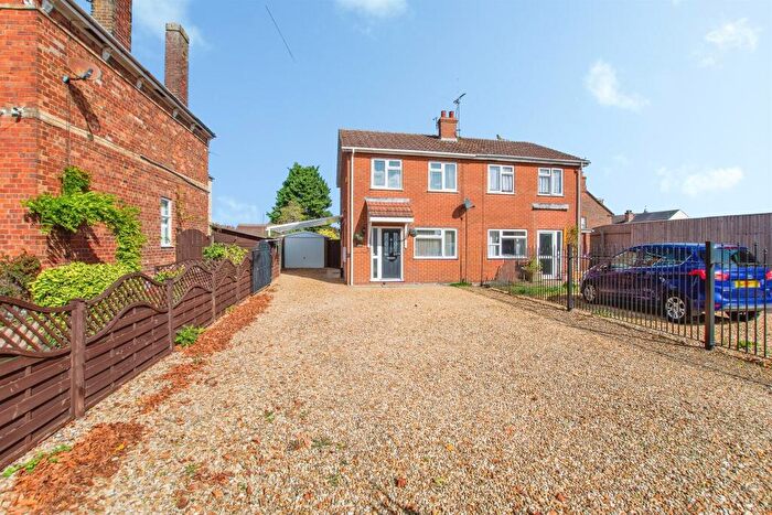 3 Bedroom Semi-Detached House For Sale In Bridge Road, Sutton Bridge, Spalding, PE12