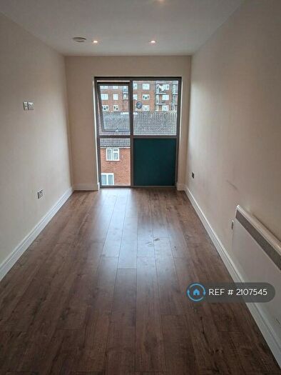 2 Bedroom Flat To Rent In Campshill Road, London, SE13