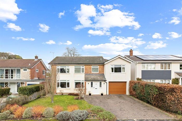 5 Bedroom Detached House For Sale In Russell Way, Petersfield, GU31