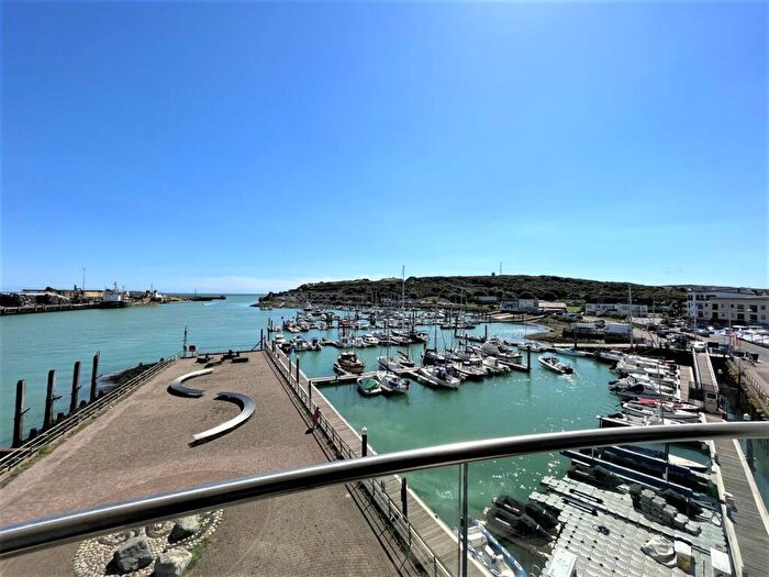 3 Bedroom Flat For Sale In West Quay, Newhaven, BN9