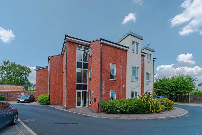 2 Bedroom Flat For Sale In Kings Gate, York Road, Kings Heath, B14