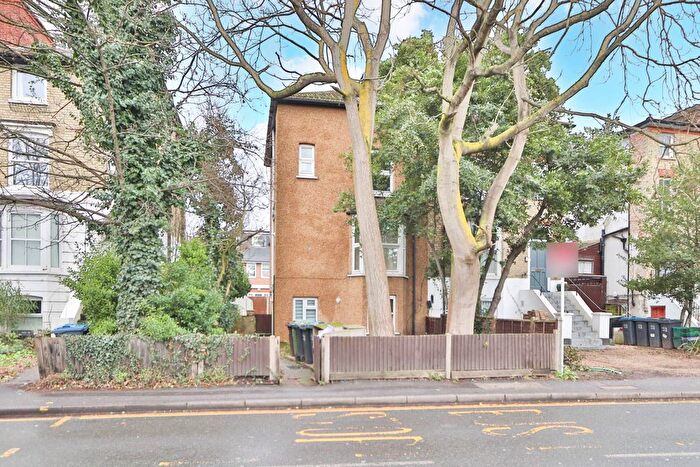 2 Bedroom Maisonette To Rent In Kingston Road, London, SW19