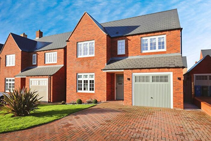 3 Bedroom Detached House For Sale In Sansbury Drive, Banbury, OX16
