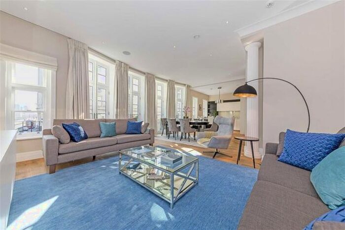 3 Bedroom Flat To Rent In Strand, London, WC2R