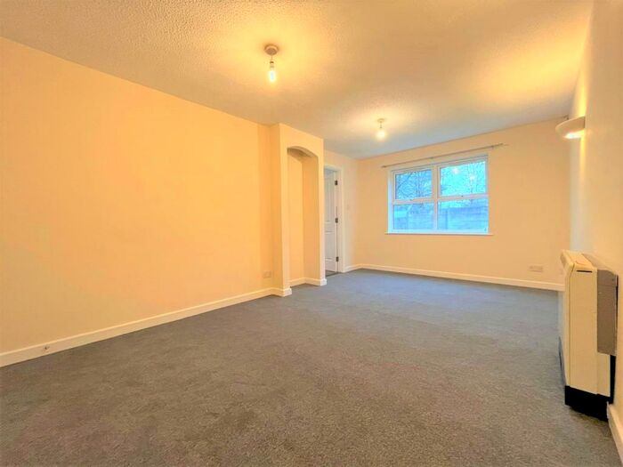 2 Bedroom Apartment To Rent In Manchester, M14