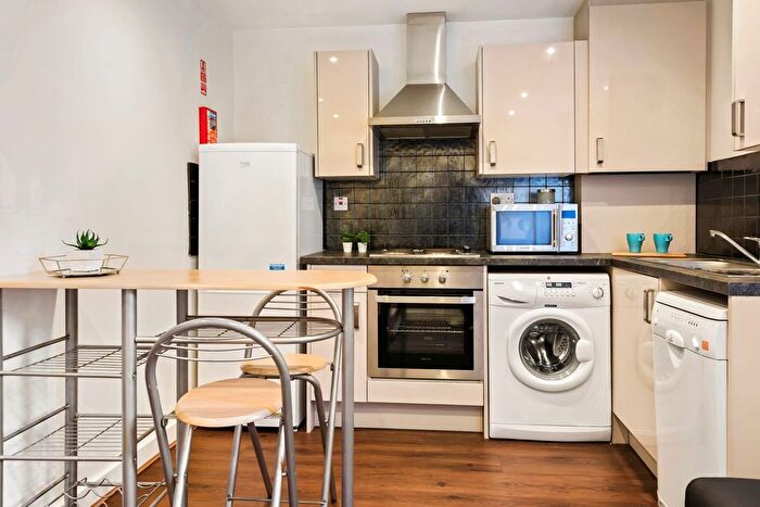 1 Bedroom Flat To Rent In Hyde Terrace, Leeds, LS2