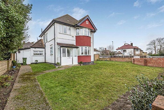 3 Bedroom Detached House For Sale In Sidcup Road, Lee, SE12