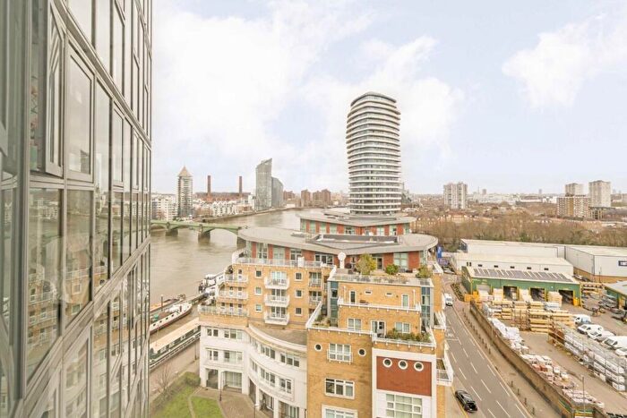 1 Bedroom Flat For Sale In Lombard Road, Battersea, SW11