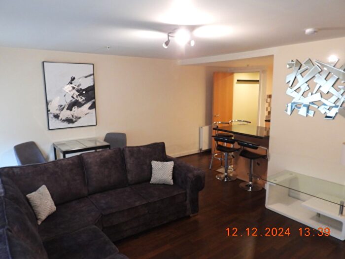 1 Bedroom Flat To Rent In Kent Road, Glasgow, G3