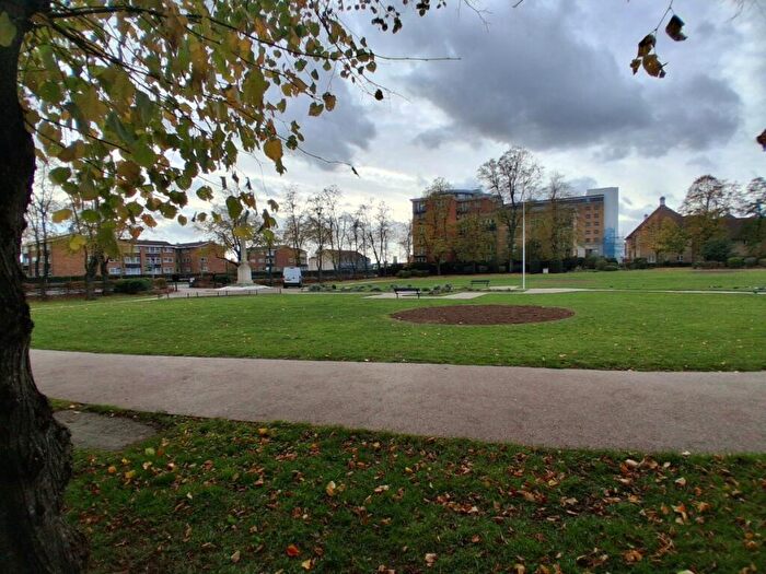 2 Bedroom Flat To Rent In Monarch Way, Newbury Park, IG2