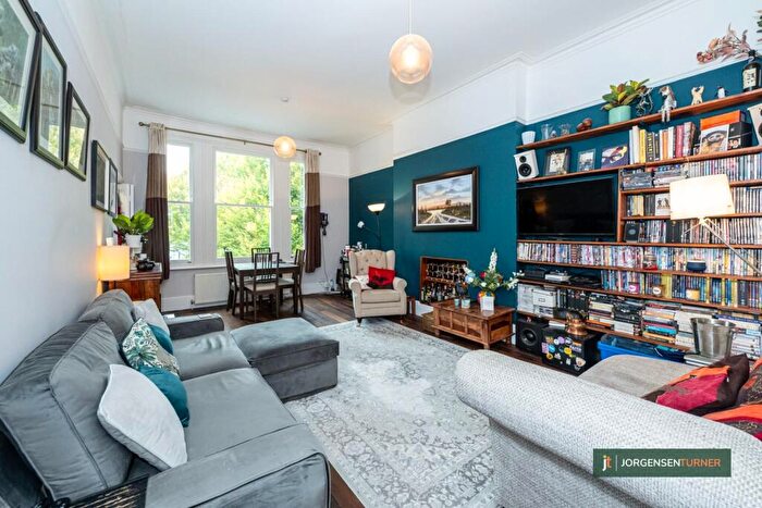 2 Bedroom Flat For Sale In Brondesbury Road, Queens Park, NW6