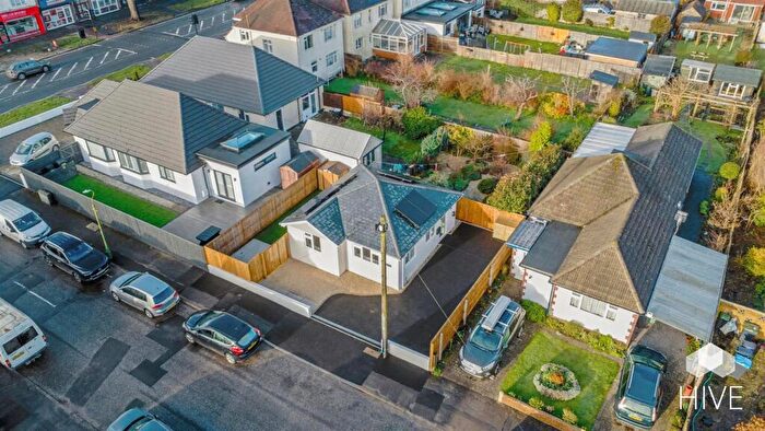 1 Bedroom Bungalow For Sale In Ruskin Avenue, Bournemouth, BH9